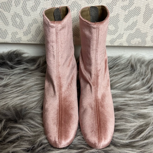 FREE PEOPLE Cecile Velvet Soft Girly Pink Ankle Boot Bootie Size 37 (US 7) - Picture 5 of 11